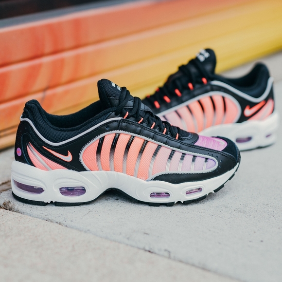 Nike Shoes - NEW Nike Air Max Tailwind